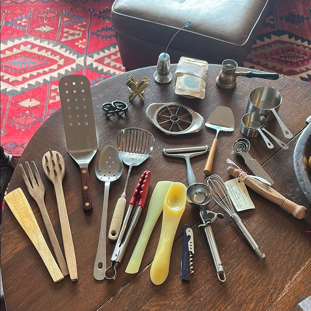 Kitchen utensil bundle. Turkish coffee makers, napkin holders, loose tea stainer